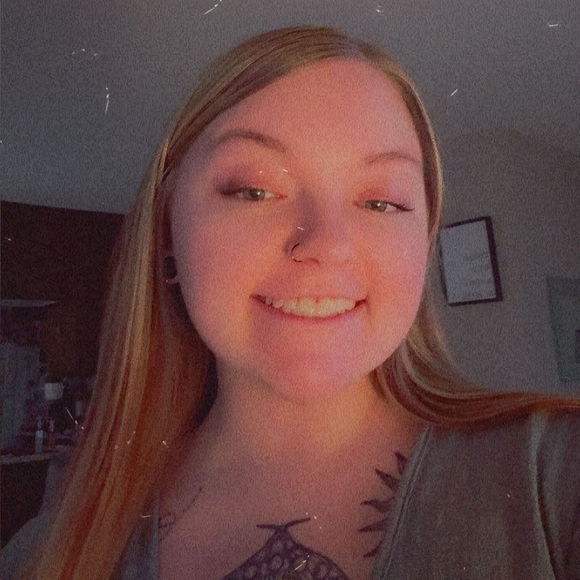 Meet your Posher, Anna - Picture 1 of 1